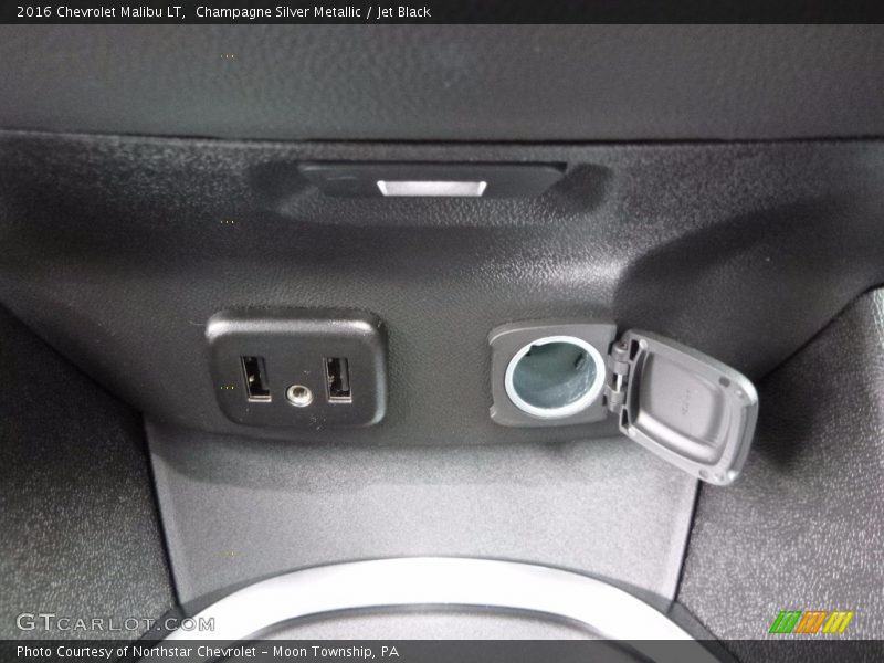 Champagne Silver Metallic / Jet Black 2016 Chevrolet Malibu LT