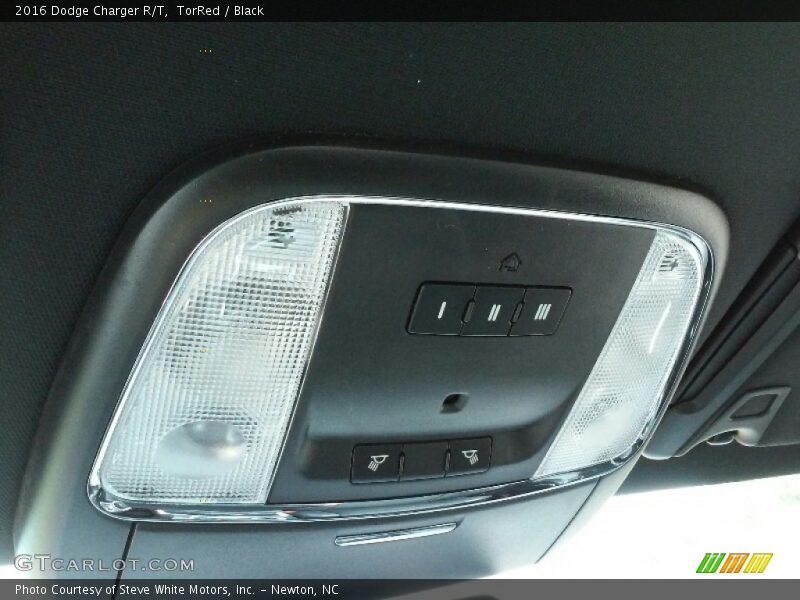 TorRed / Black 2016 Dodge Charger R/T