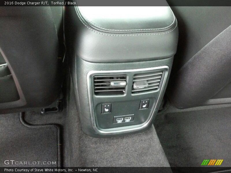 TorRed / Black 2016 Dodge Charger R/T