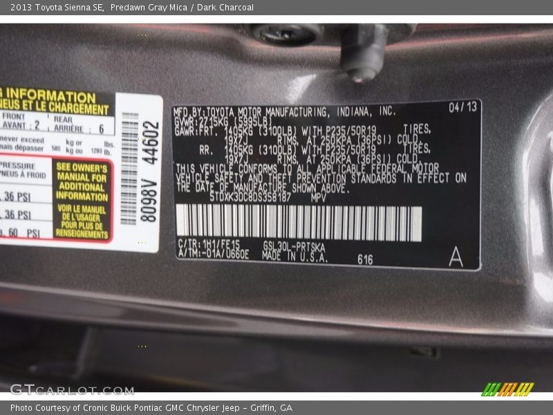 Predawn Gray Mica / Dark Charcoal 2013 Toyota Sienna SE