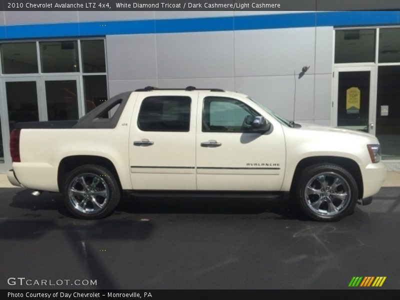 White Diamond Tricoat / Dark Cashmere/Light Cashmere 2010 Chevrolet Avalanche LTZ 4x4
