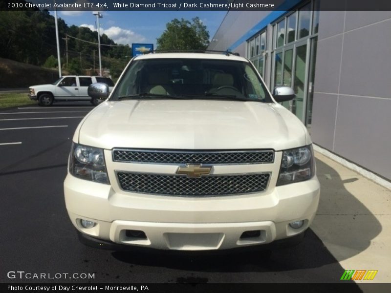 White Diamond Tricoat / Dark Cashmere/Light Cashmere 2010 Chevrolet Avalanche LTZ 4x4