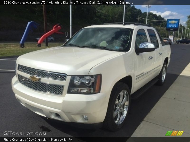 White Diamond Tricoat / Dark Cashmere/Light Cashmere 2010 Chevrolet Avalanche LTZ 4x4