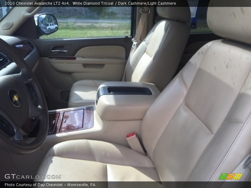 White Diamond Tricoat / Dark Cashmere/Light Cashmere 2010 Chevrolet Avalanche LTZ 4x4