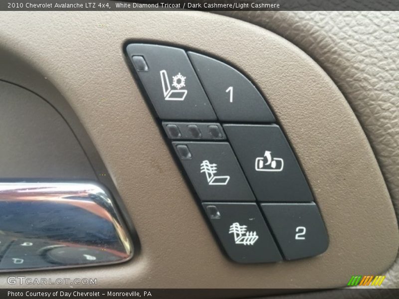 White Diamond Tricoat / Dark Cashmere/Light Cashmere 2010 Chevrolet Avalanche LTZ 4x4