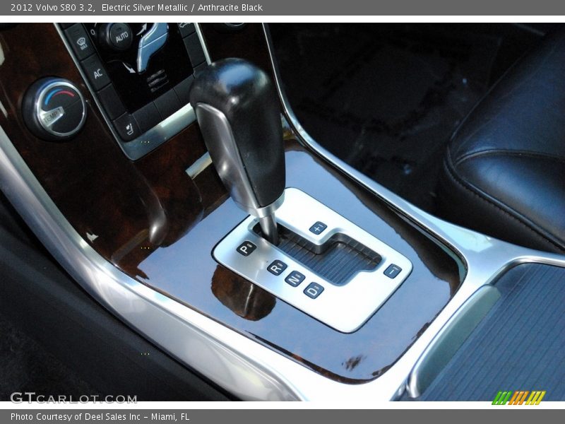 Electric Silver Metallic / Anthracite Black 2012 Volvo S80 3.2