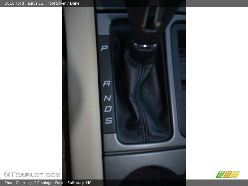 Ingot Silver / Dune 2016 Ford Taurus SE