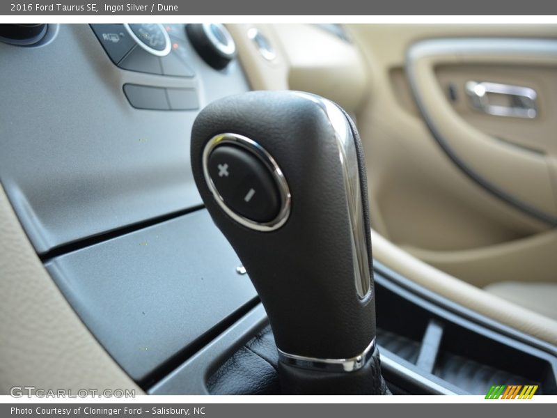 Ingot Silver / Dune 2016 Ford Taurus SE