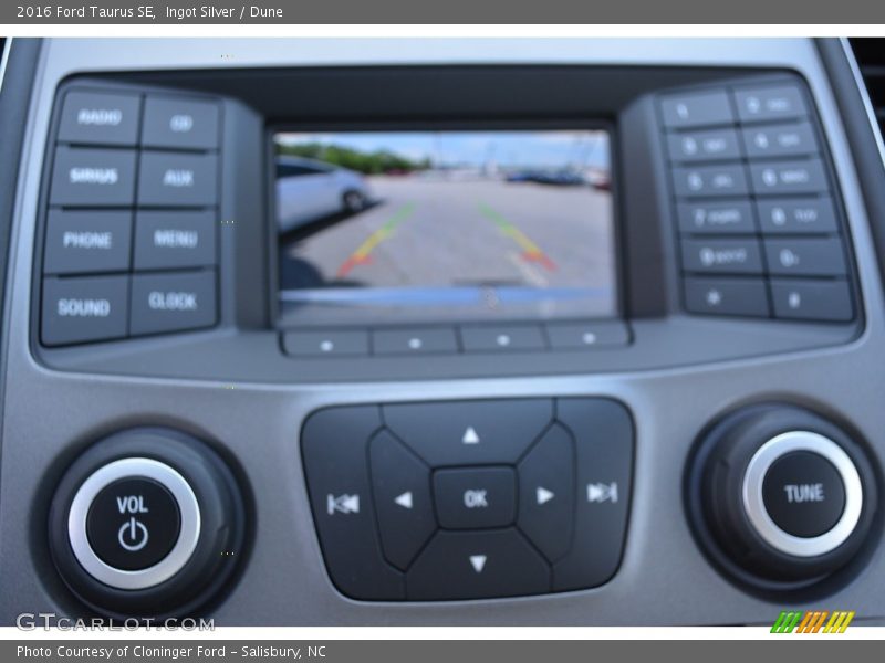Ingot Silver / Dune 2016 Ford Taurus SE