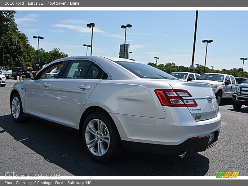 Ingot Silver / Dune 2016 Ford Taurus SE