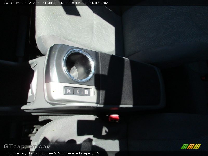 Blizzard White Pearl / Dark Gray 2013 Toyota Prius v Three Hybrid