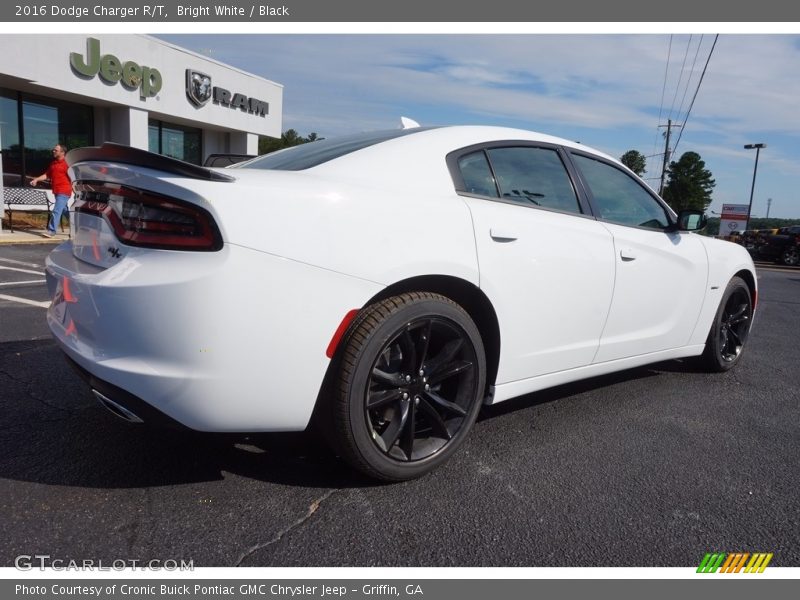 Bright White / Black 2016 Dodge Charger R/T