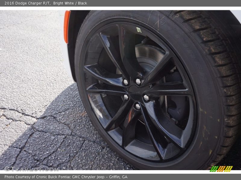 Bright White / Black 2016 Dodge Charger R/T
