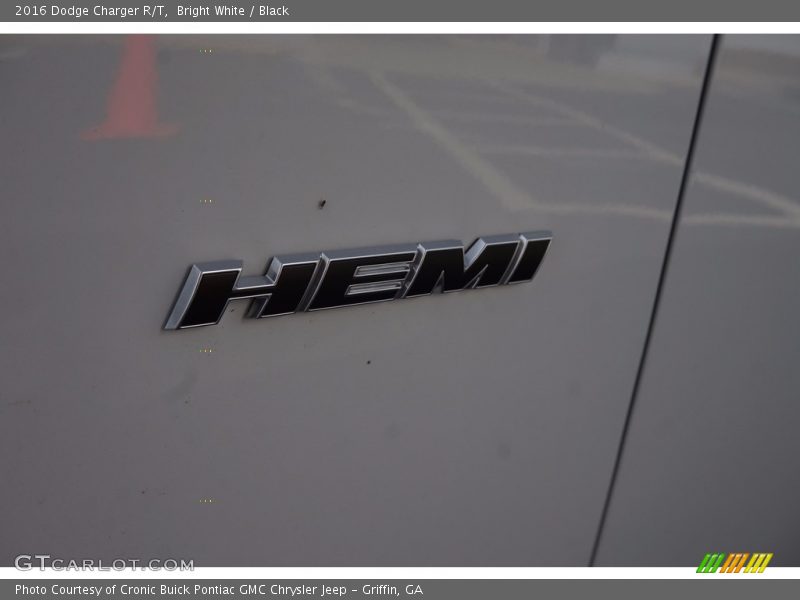 Bright White / Black 2016 Dodge Charger R/T