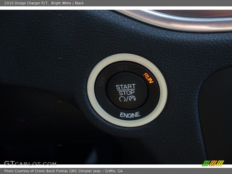 Bright White / Black 2016 Dodge Charger R/T