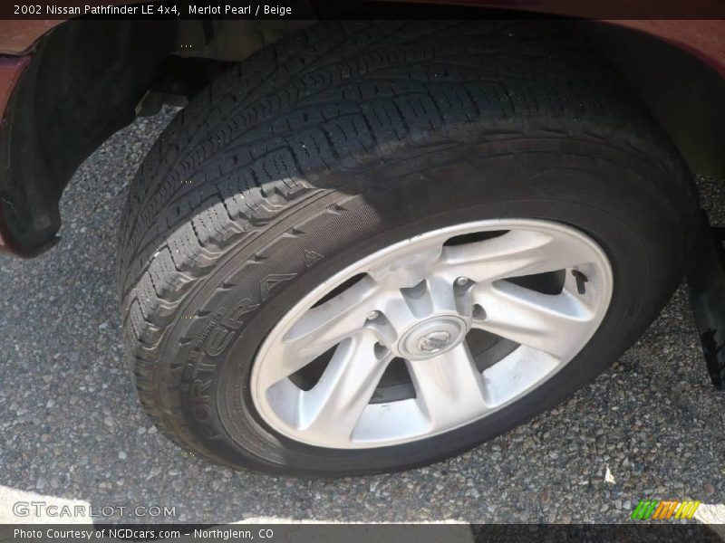 Merlot Pearl / Beige 2002 Nissan Pathfinder LE 4x4