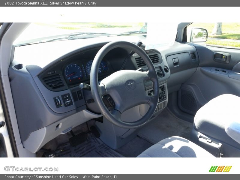 Silver Shadow Pearl / Gray 2002 Toyota Sienna XLE