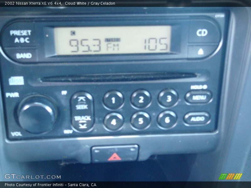 Cloud White / Gray Celadon 2002 Nissan Xterra XE V6 4x4