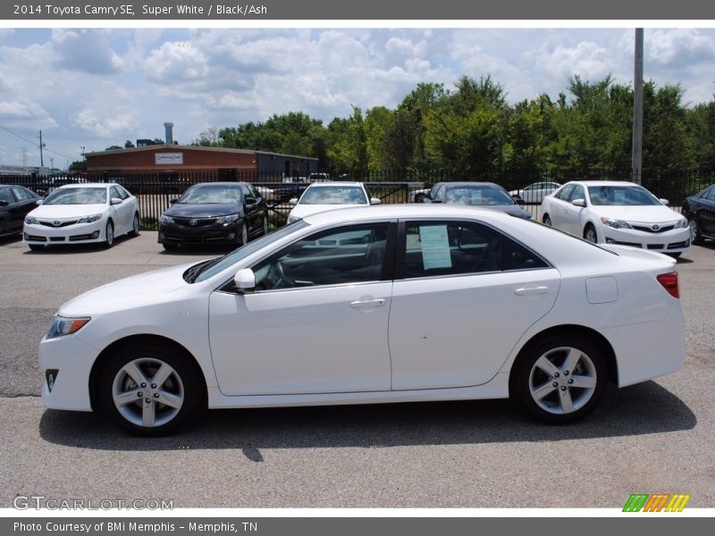 Super White / Black/Ash 2014 Toyota Camry SE