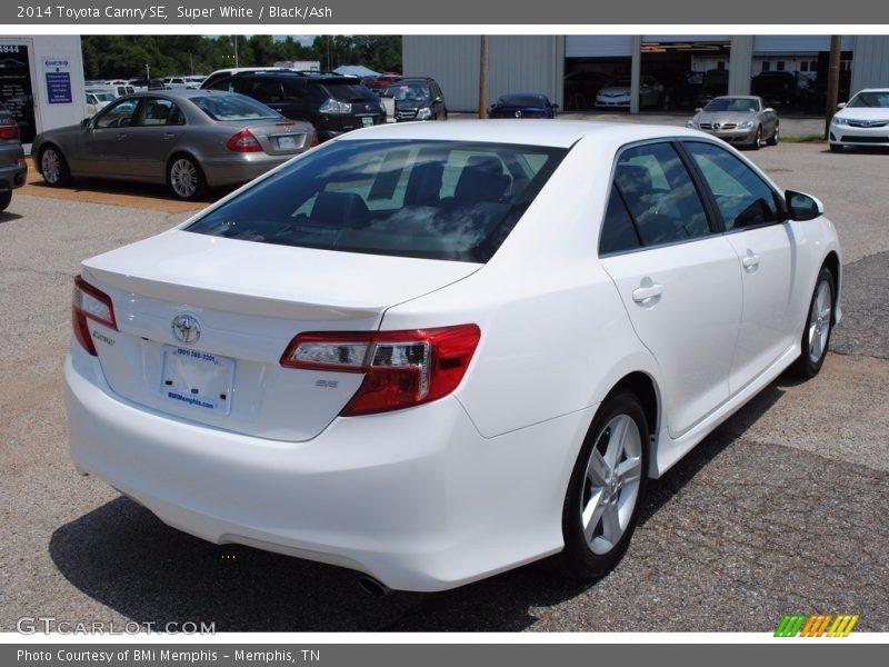 Super White / Black/Ash 2014 Toyota Camry SE