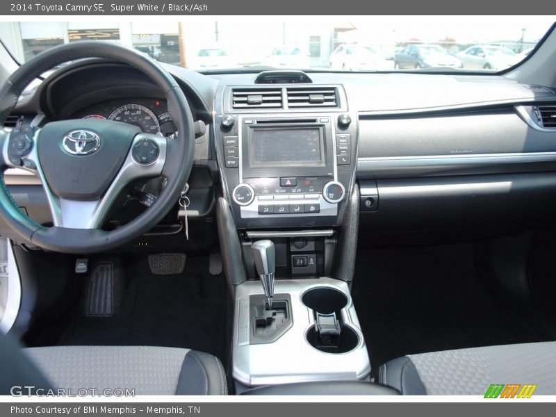 Super White / Black/Ash 2014 Toyota Camry SE