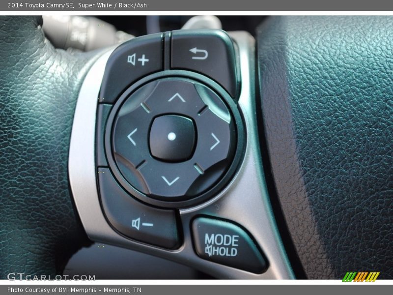 Super White / Black/Ash 2014 Toyota Camry SE
