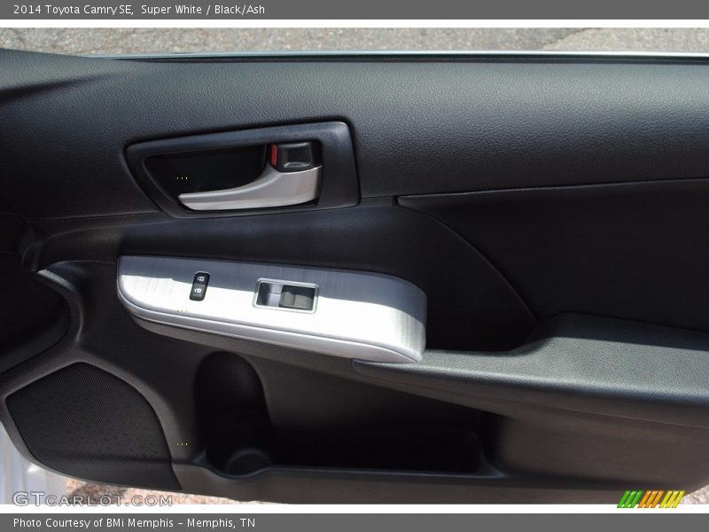 Super White / Black/Ash 2014 Toyota Camry SE