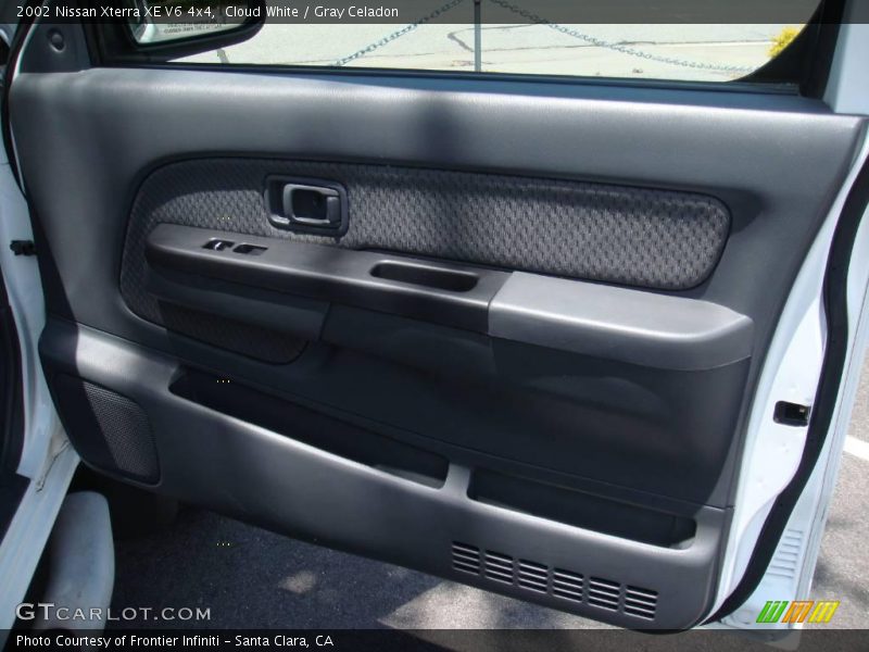 Cloud White / Gray Celadon 2002 Nissan Xterra XE V6 4x4