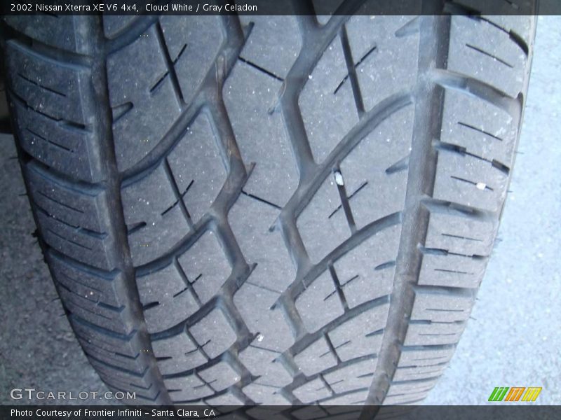Cloud White / Gray Celadon 2002 Nissan Xterra XE V6 4x4