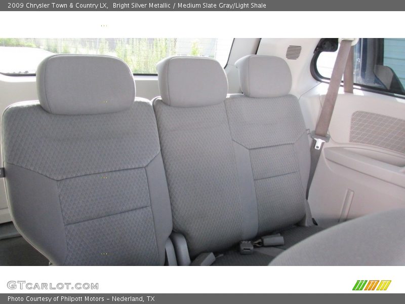 Bright Silver Metallic / Medium Slate Gray/Light Shale 2009 Chrysler Town & Country LX