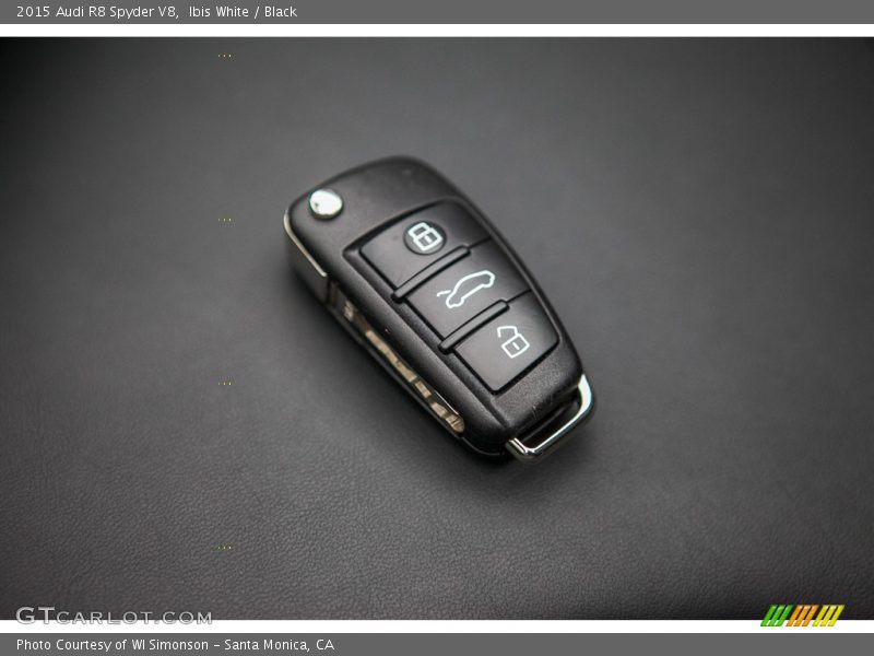 Keys of 2015 R8 Spyder V8