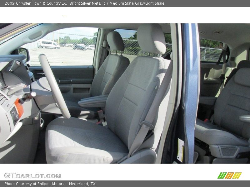 Bright Silver Metallic / Medium Slate Gray/Light Shale 2009 Chrysler Town & Country LX
