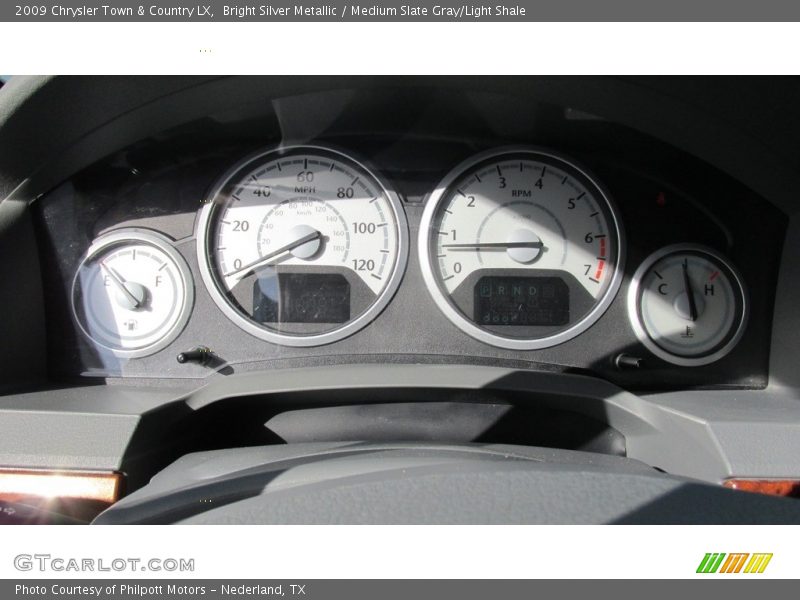 Bright Silver Metallic / Medium Slate Gray/Light Shale 2009 Chrysler Town & Country LX