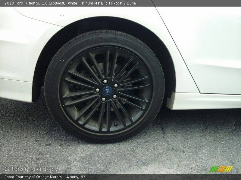 White Platinum Metallic Tri-coat / Dune 2013 Ford Fusion SE 1.6 EcoBoost