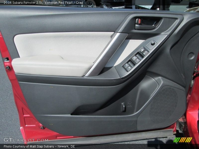 Venetian Red Pearl / Gray 2016 Subaru Forester 2.5i