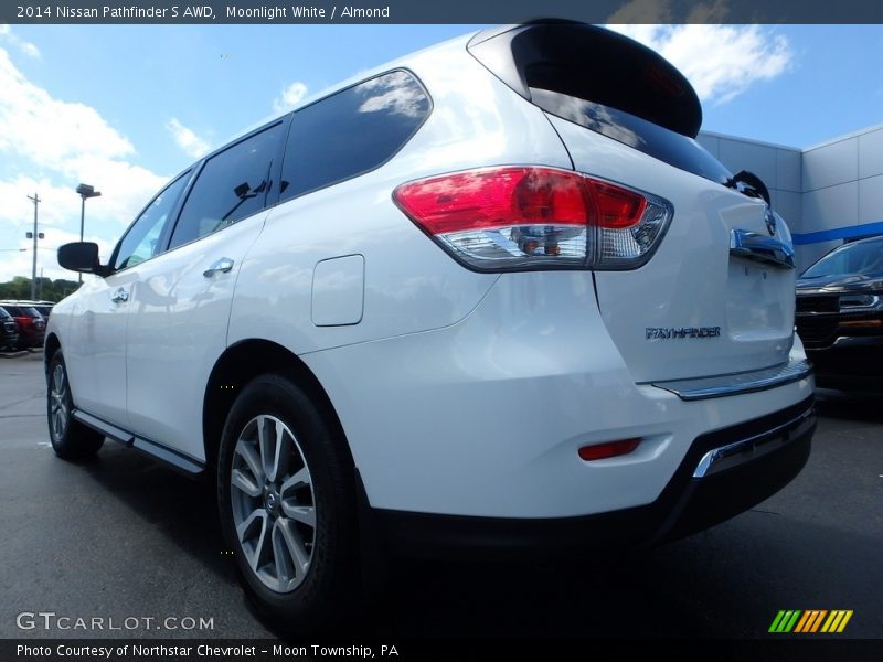 Moonlight White / Almond 2014 Nissan Pathfinder S AWD