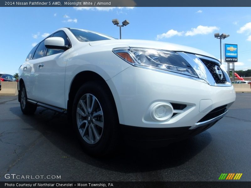 Moonlight White / Almond 2014 Nissan Pathfinder S AWD