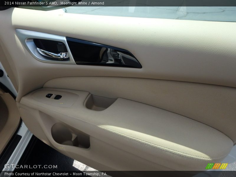 Moonlight White / Almond 2014 Nissan Pathfinder S AWD