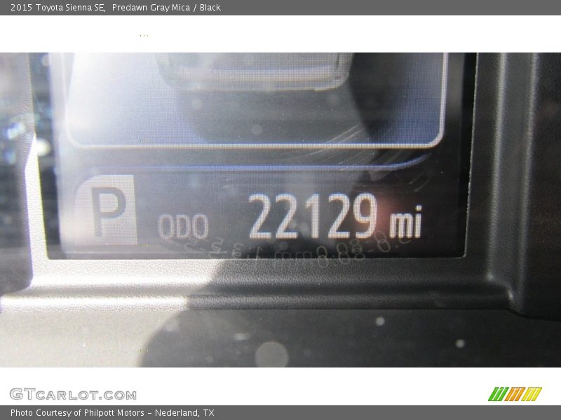Predawn Gray Mica / Black 2015 Toyota Sienna SE
