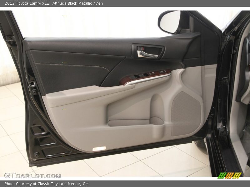 Attitude Black Metallic / Ash 2013 Toyota Camry XLE