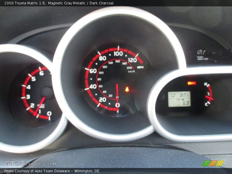 Magnetic Gray Metallic / Dark Charcoal 2009 Toyota Matrix 1.8