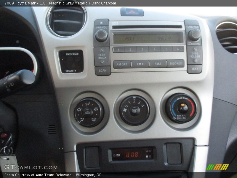 Magnetic Gray Metallic / Dark Charcoal 2009 Toyota Matrix 1.8