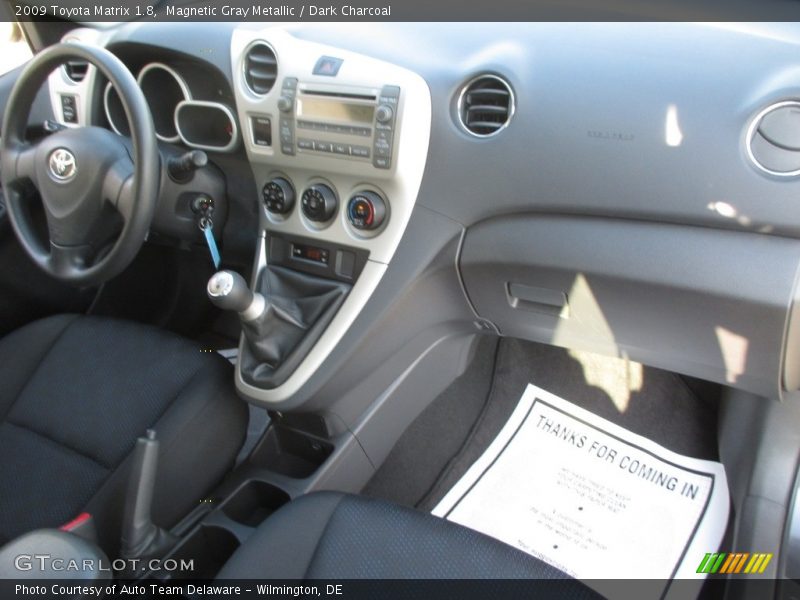 Magnetic Gray Metallic / Dark Charcoal 2009 Toyota Matrix 1.8