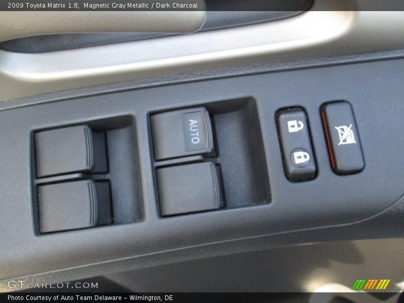 Magnetic Gray Metallic / Dark Charcoal 2009 Toyota Matrix 1.8