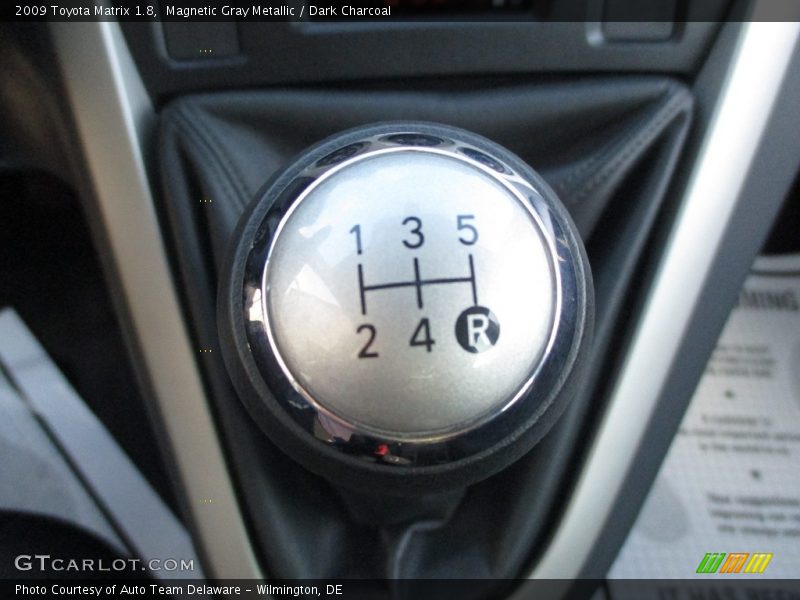 Magnetic Gray Metallic / Dark Charcoal 2009 Toyota Matrix 1.8