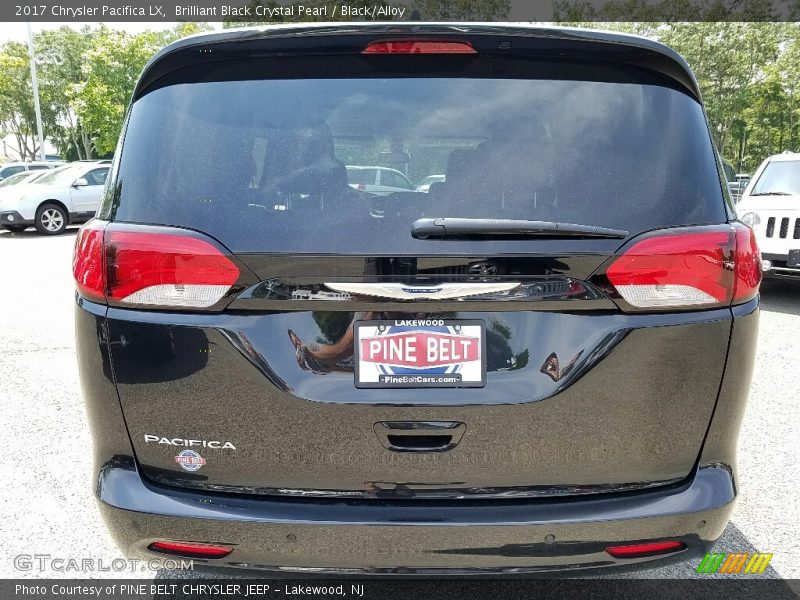 Brilliant Black Crystal Pearl / Black/Alloy 2017 Chrysler Pacifica LX