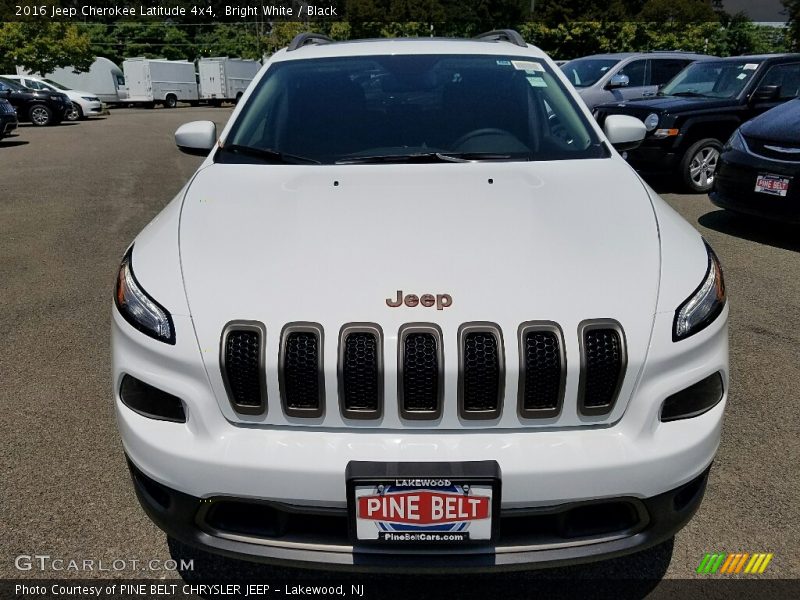 Bright White / Black 2016 Jeep Cherokee Latitude 4x4