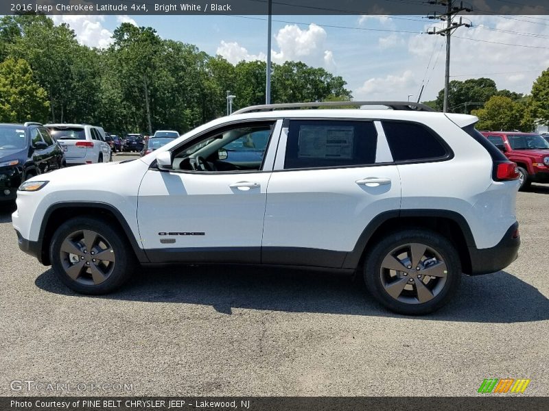 Bright White / Black 2016 Jeep Cherokee Latitude 4x4