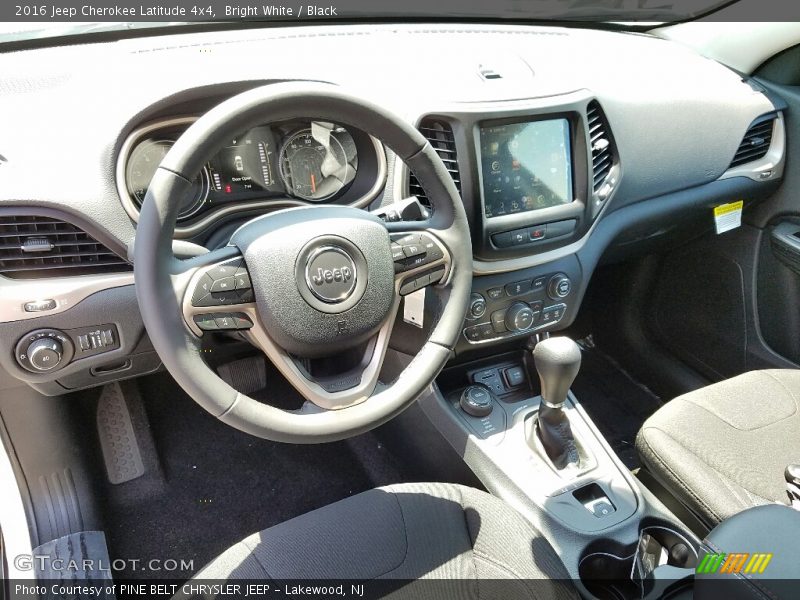 Bright White / Black 2016 Jeep Cherokee Latitude 4x4
