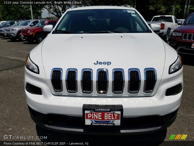 Bright White / Black 2016 Jeep Cherokee Latitude 4x4
